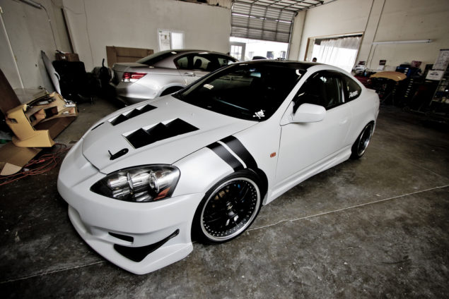 White Acura RSX Hood Vents Design 