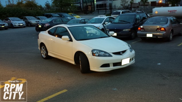 Yes thats a taxi in the back 